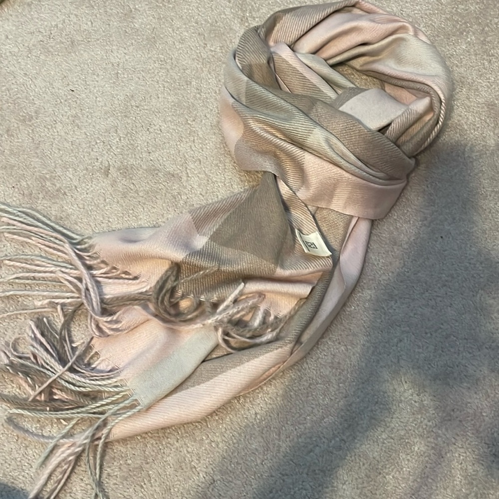 Pretty Persuasions Soft Scarf